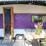 Retro Caravans At Valentia Island Escape Campeggio *
