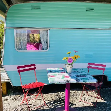 Retro Caravans At Valentia Island Escape * Chapeltown