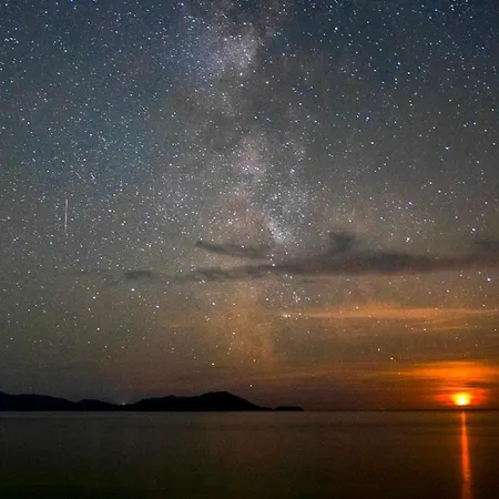 Retro Caravans At Valentia Island Escape 营地 Chapeltown