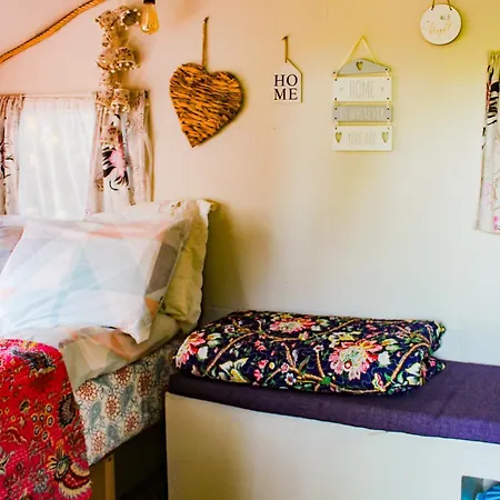 캠프장 Retro Caravans At Valentia Island Escape *