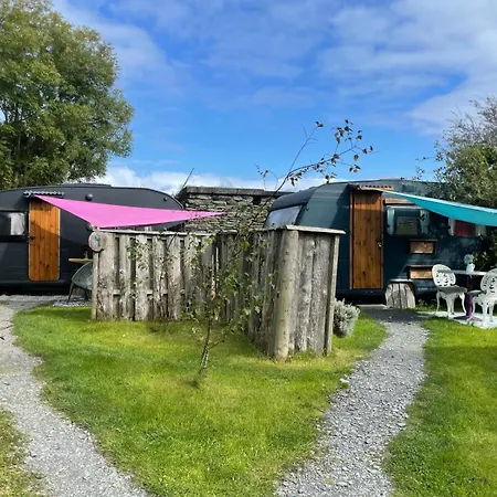 Retro Caravans At Valentia Island Escape Campeggio Chapeltown
