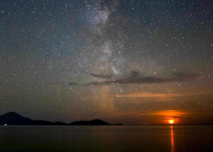 Retro Caravans At Valentia Island Escape Kemp Chapeltown