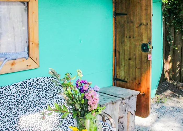 Retro Caravans At Valentia Island Escape * Chapeltown