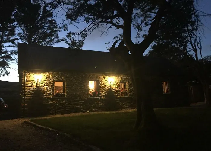 Retro Caravans At Valentia Island Escape Kemp Chapeltown